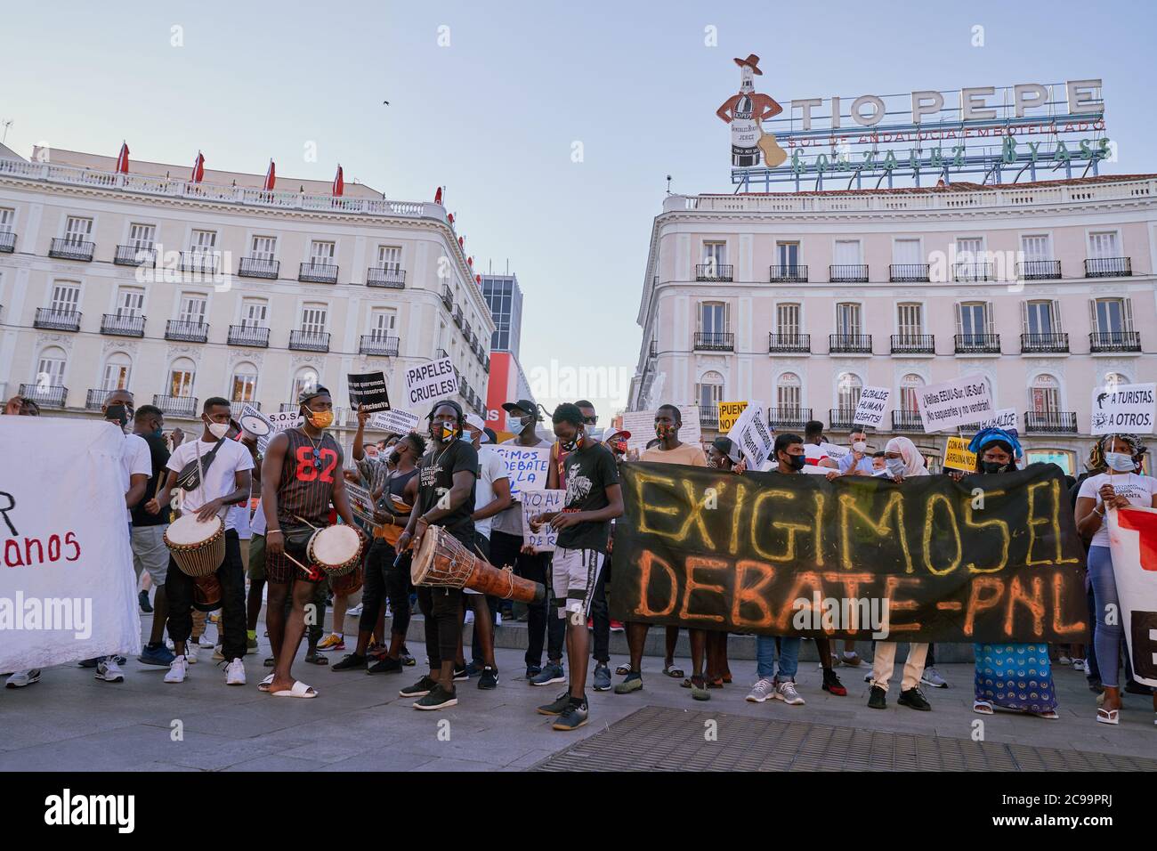 Des journaux pour tout le monde protestent Madrid le 19 juillet 2020 Banque D'Images