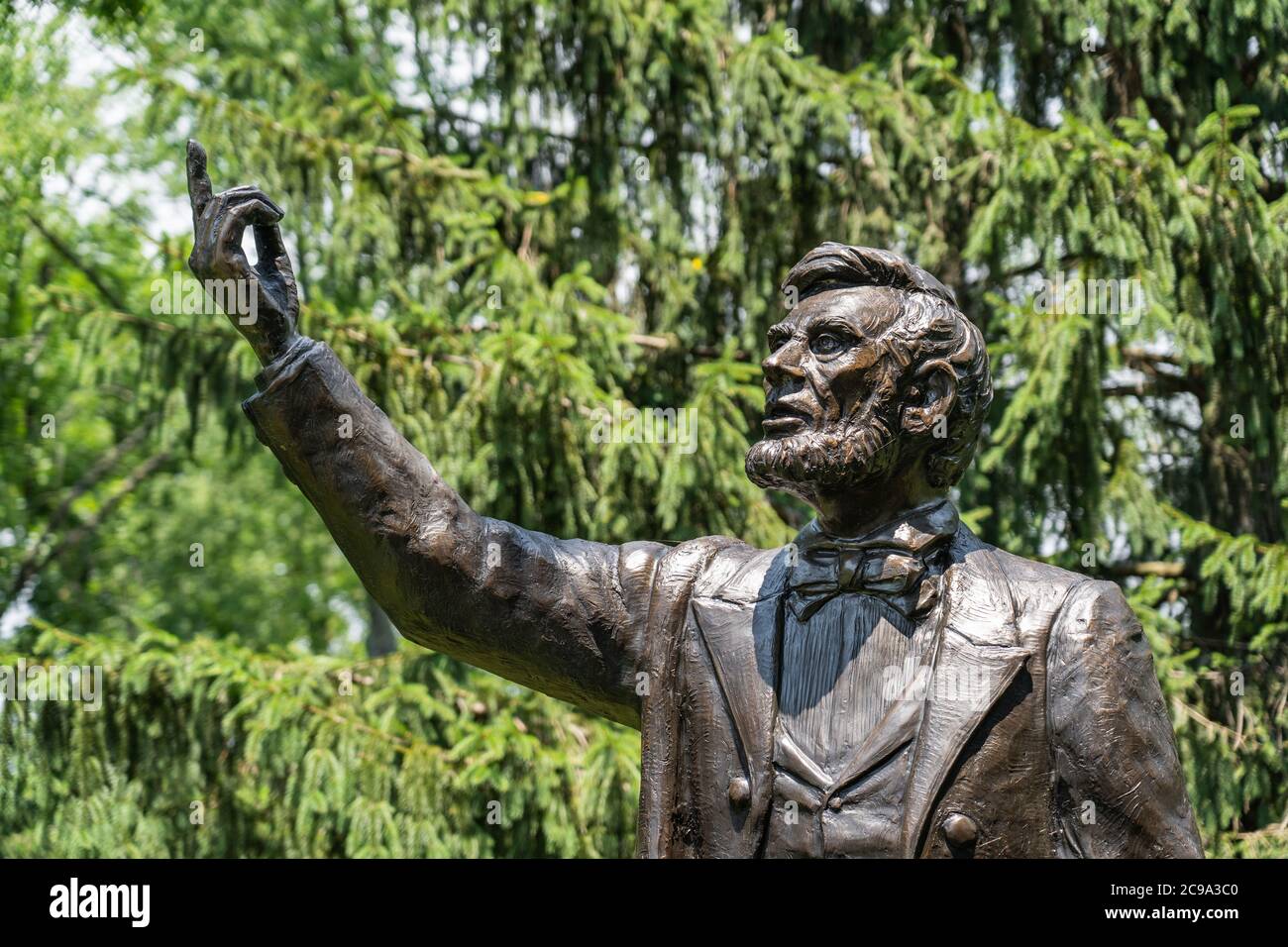 Valley Forge, PA - 3 juillet 2020 : détail du président Lincoln délivrant la statue de Gettysburg Address par Stan Watts à la Fondation des libertés à Banque D'Images