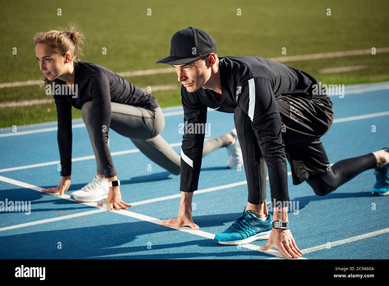A Vos Marques Pret Partez En Anglais À vos marques, prêts, partez !les jeunes sont en position de départ Photo  Stock - Alamy