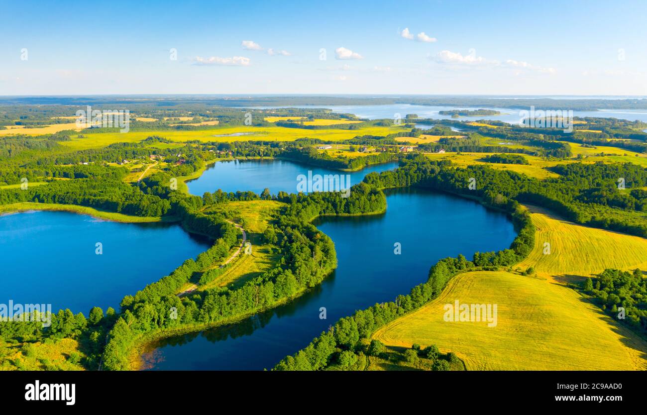 Vue aérienne des lacs du parc national de Narachanski, Bélarus Banque D'Images
