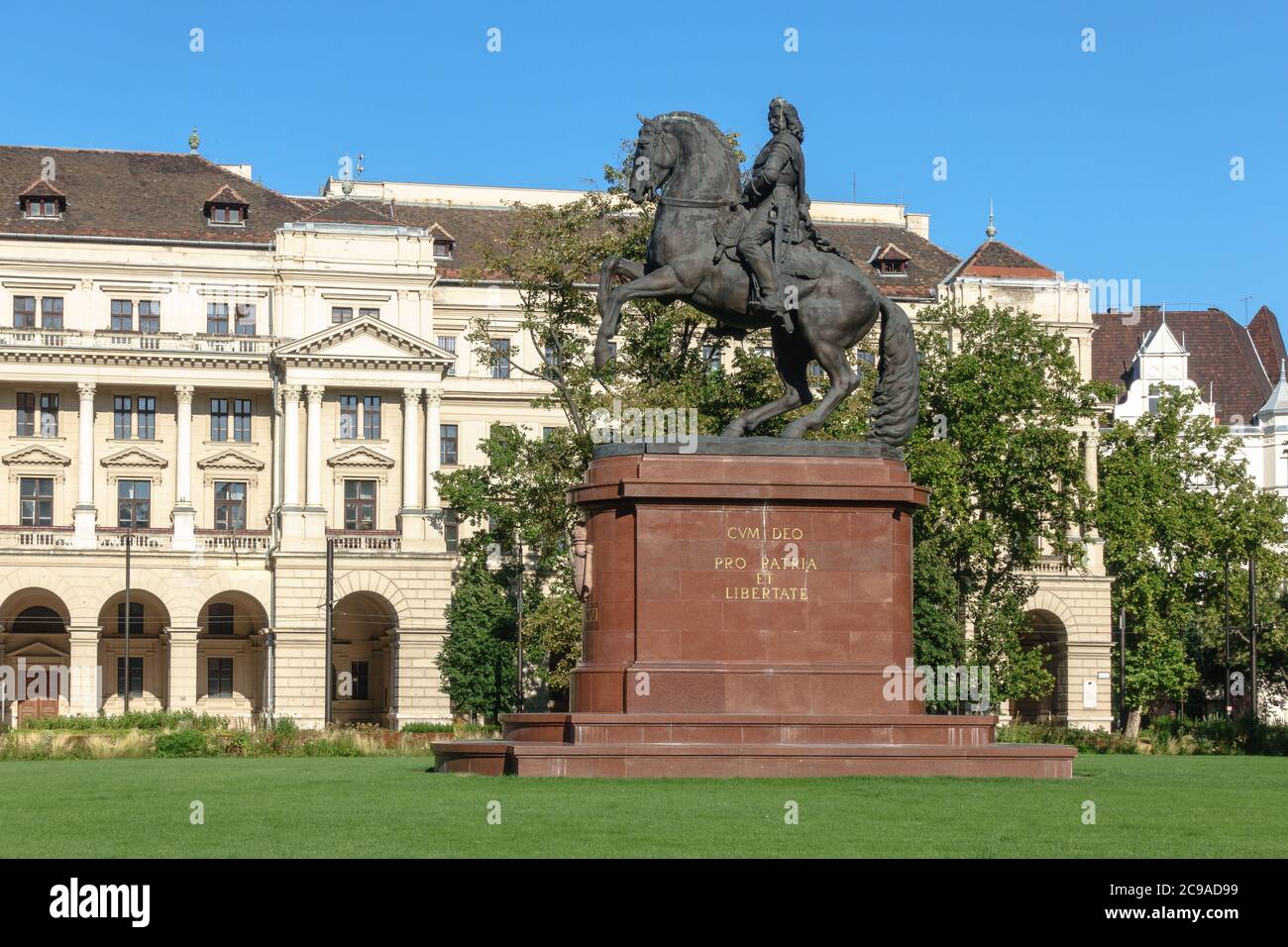 La statue équestre de Ferenc Rakoczi sur le Kossuth ter devant le Parlement de Budapest Banque D'Images