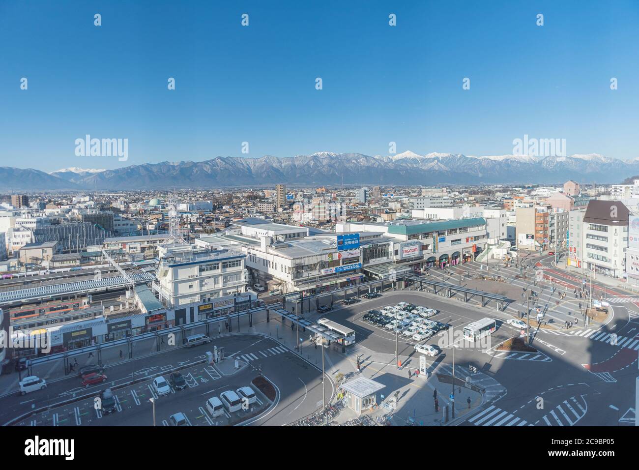 Vue sur la ville de Matsumoto avec arrière-plan de la chaîne de montagnes des Alpes du japon Banque D'Images