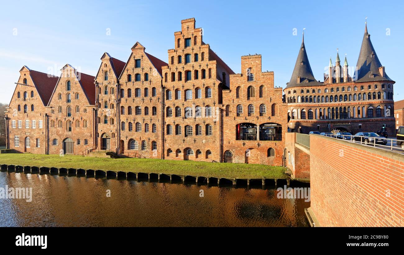 Magasins de sel et porte Holsten. Lubeck, Allemagne Banque D'Images