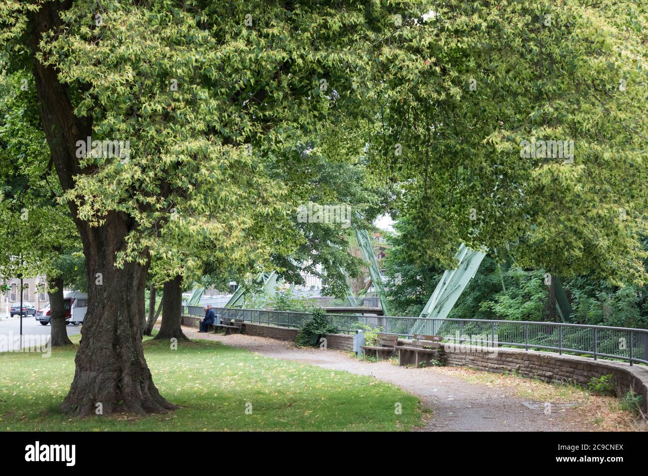 Chemin de fer suspendu à Wuppertal, en Allemagne, construit au-dessus de la rivière Wupper Banque D'Images
