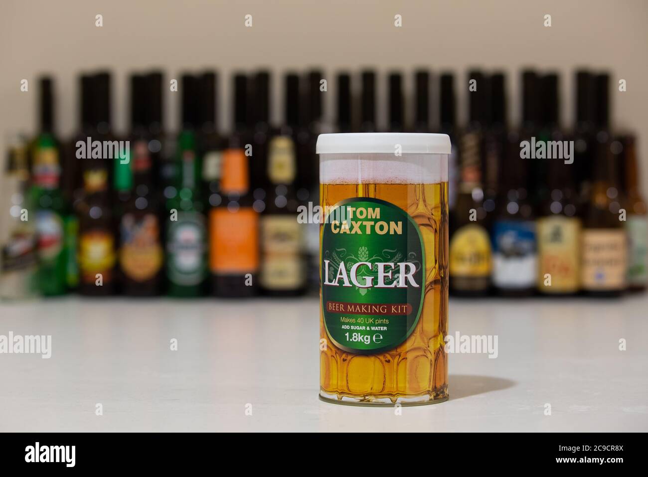 ANKARA, TURQUIE - 15 janvier 2019 : kit de bière Tom Caxton prêt à être  utilisé à domicile. Homebrassage est un passe-temps en croissance rapide,  en raison de prix abordables et ri
