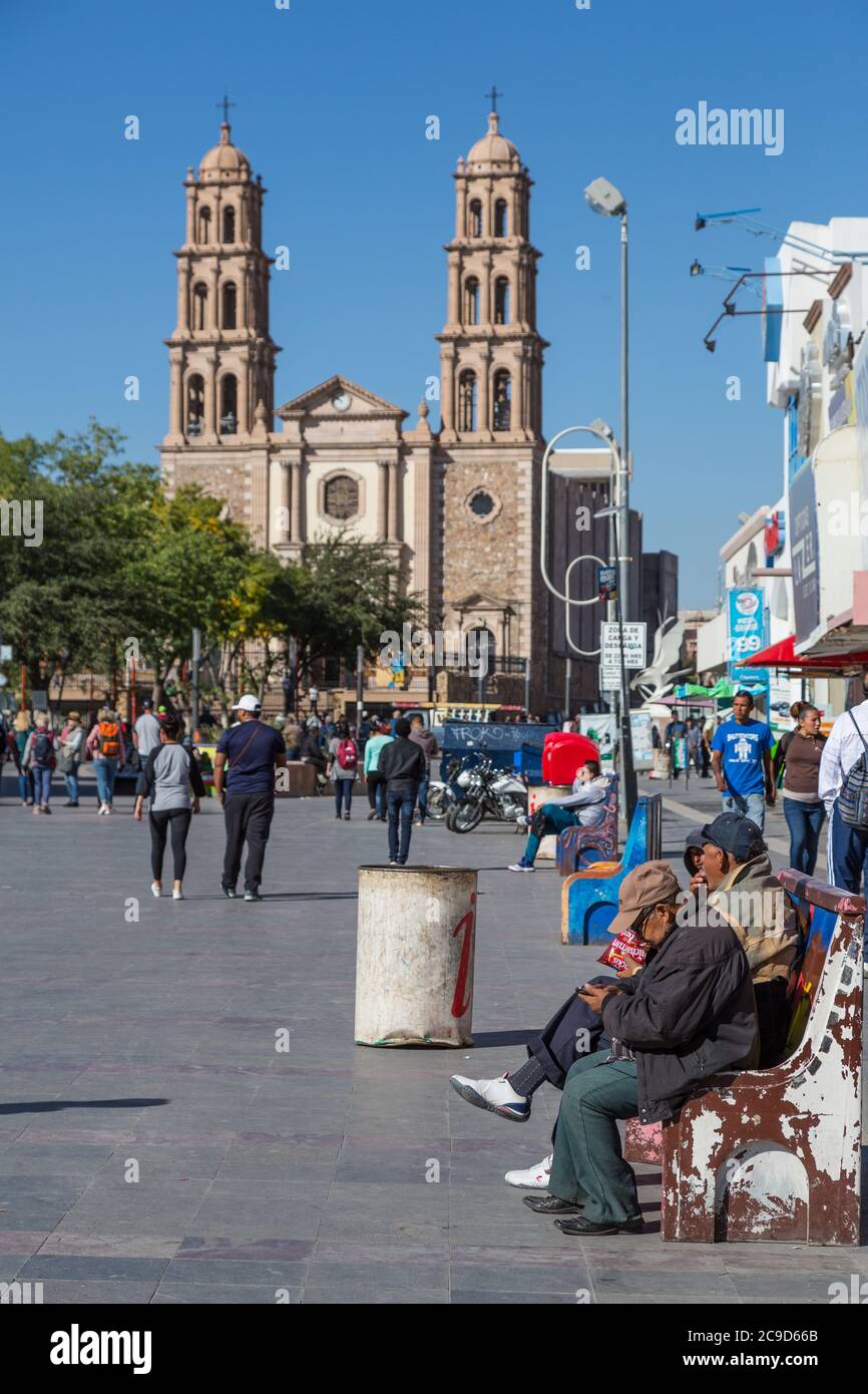 Ciudad Juarez, Chihuahua, Mexique. Cathédrale notre-Dame de Guadalupe, 16 septembre rue. Banque D'Images