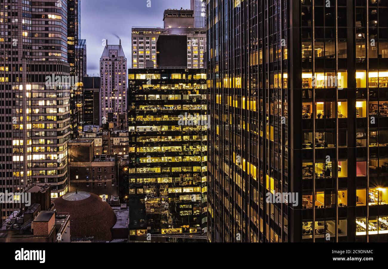 New York City, États-Unis, mai 2019, vue sur les bâtiments modernes au crépuscule Banque D'Images