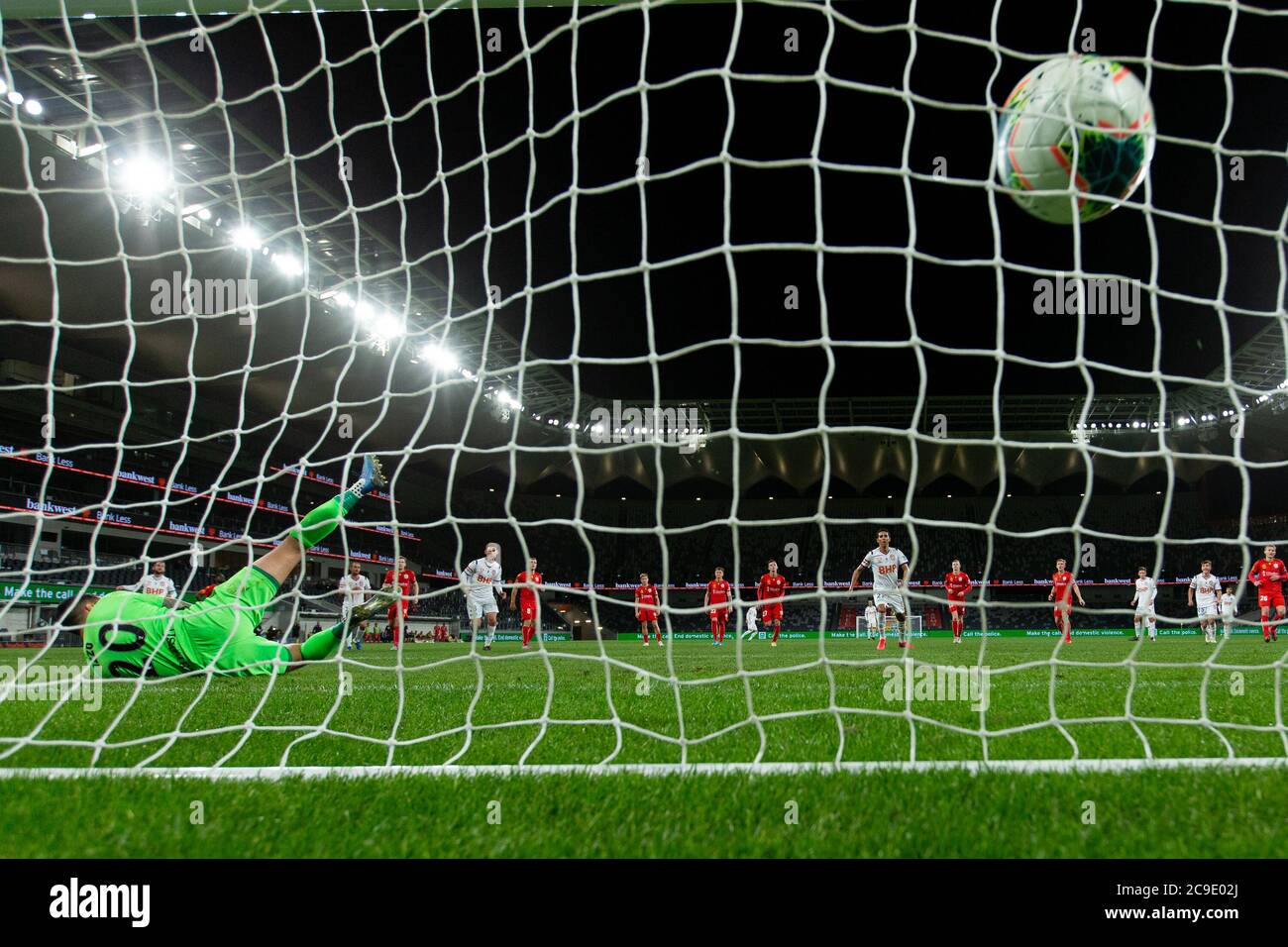 Sydney, Australie. 30 juillet 2020. Perth Glory forward Bruno Fornaroli (9) vole le ballon à l'arrière du filet pendant le match de la Ligue a entre Adelaide United et Perth Glory au Bankwest Stadium, Sydney, Australie, le 30 juillet 2020. Photo de Peter Dovgan. Utilisation éditoriale uniquement, licence requise pour une utilisation commerciale. Aucune utilisation dans les Paris, les jeux ou les publications d'un seul club/ligue/joueur. Crédit : UK Sports pics Ltd/Alay Live News Banque D'Images