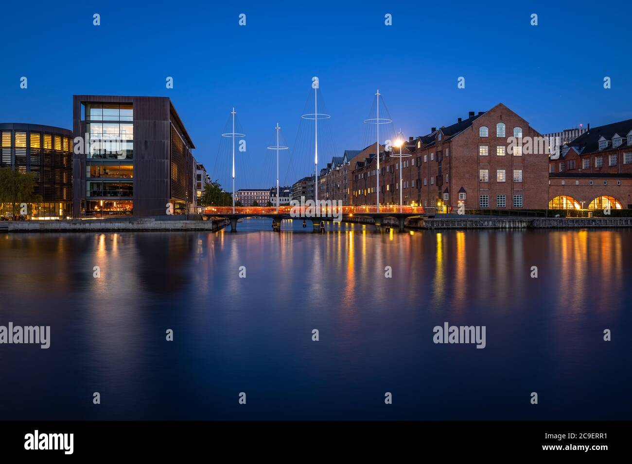 Le nouveau pont circulaire dans le centre de Copenhague Banque D'Images