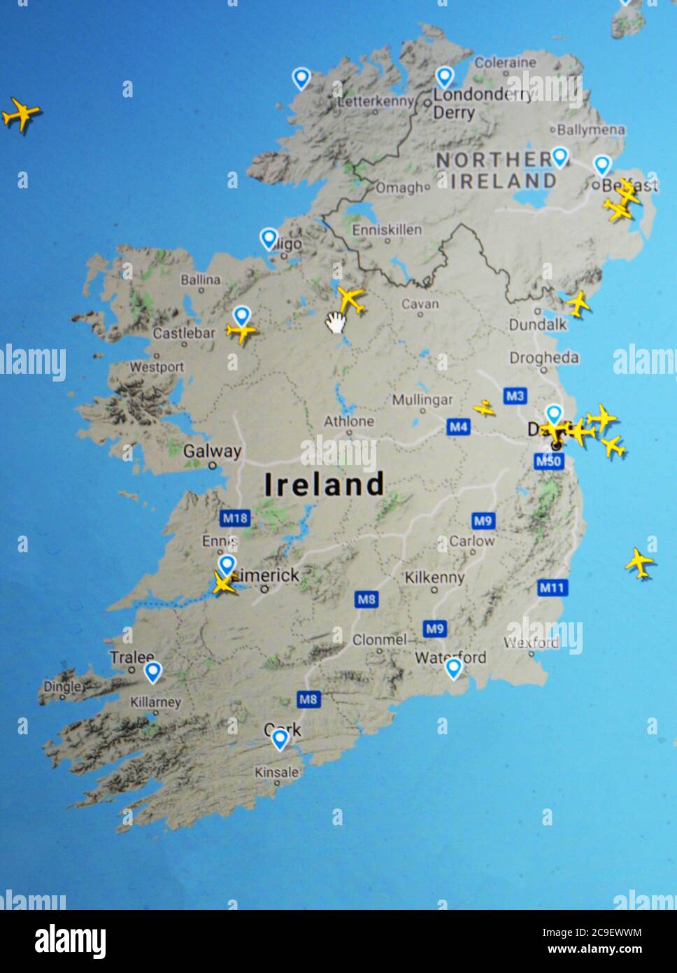 Trafic aérien au-dessus de l'Irlande (31 juillet 2020, UTC 08.35) sur Internet avec le site Flightracar 24, pendant la pandémie du coronavirus Banque D'Images