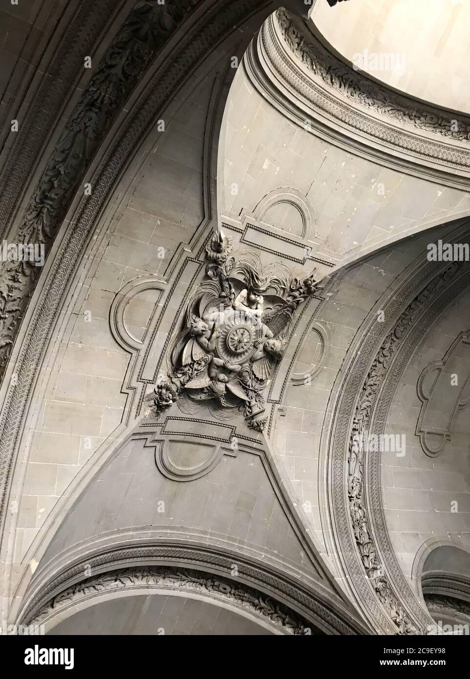 Belle sculpture à l'intérieur du Palais-Royal, Paris, le 13 juillet 2019. Banque D'Images