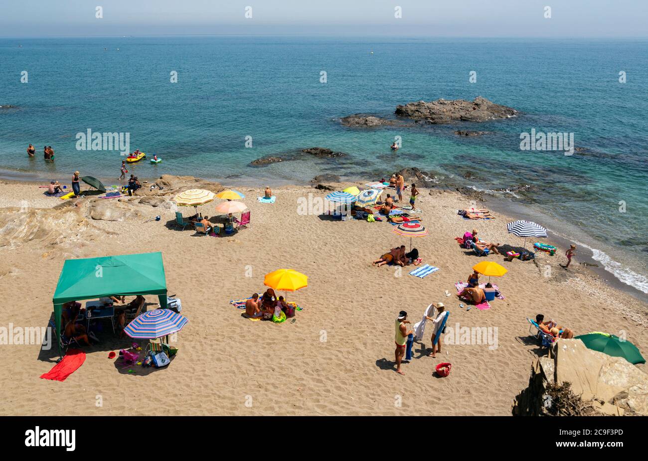 Plage de Piedra del Cura, Mijas Costa del sol, province de Malaga, Andalousie, sud de l'Espagne. Banque D'Images