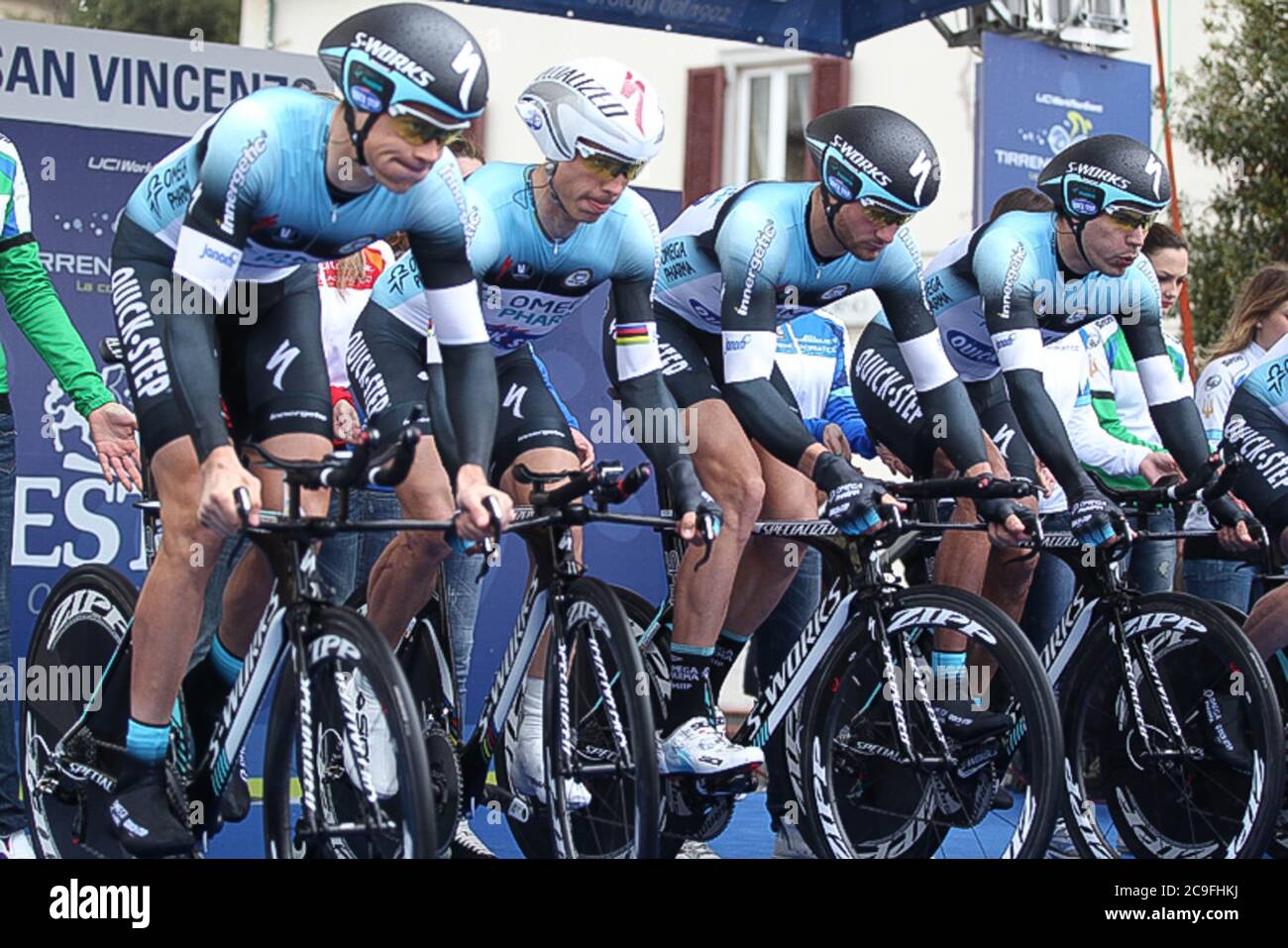 Équipe Omega Pharma - Quick-Step Cycling pendant le Tirreno Adriatico 2013, ,San Vincenzo - Donoratico(16,9 km ) le 06 2013 mars à San Vincenzo, Itale - photo Laurent Lairys / DPPI Banque D'Images