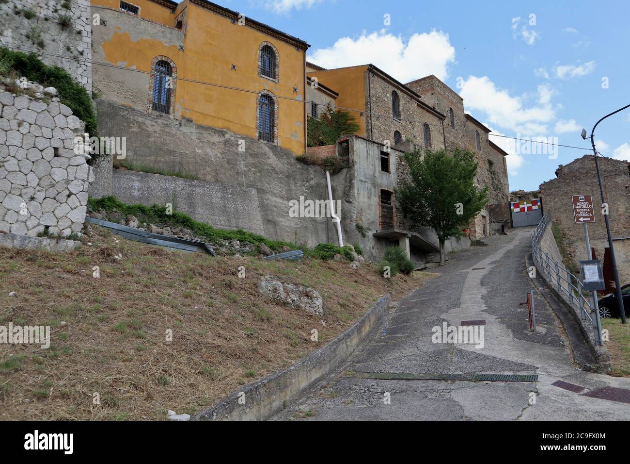 Calitri - Scorcio del borgo dissestato Banque D'Images