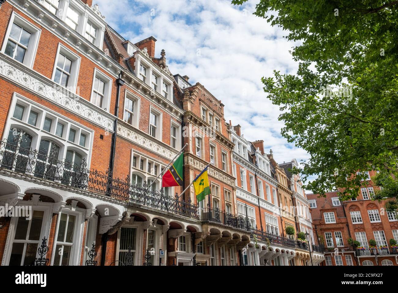 Londres- juillet 2020 : bâtiments de l'ambassade à Kensington court pour St Vincent et les États des Caraïbes orientales Banque D'Images