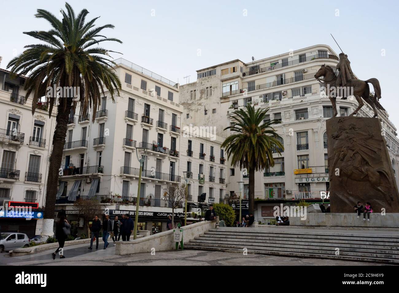 ALGER, CAPITALE DE L'ALGÉRIE, AFRIQUE DU NORD. ARCHITECTURE COLONIALE ART DÉCO Banque D'Images