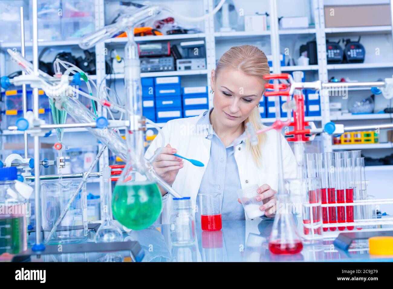 Chercheur en laboratoire de chimie. Banque D'Images