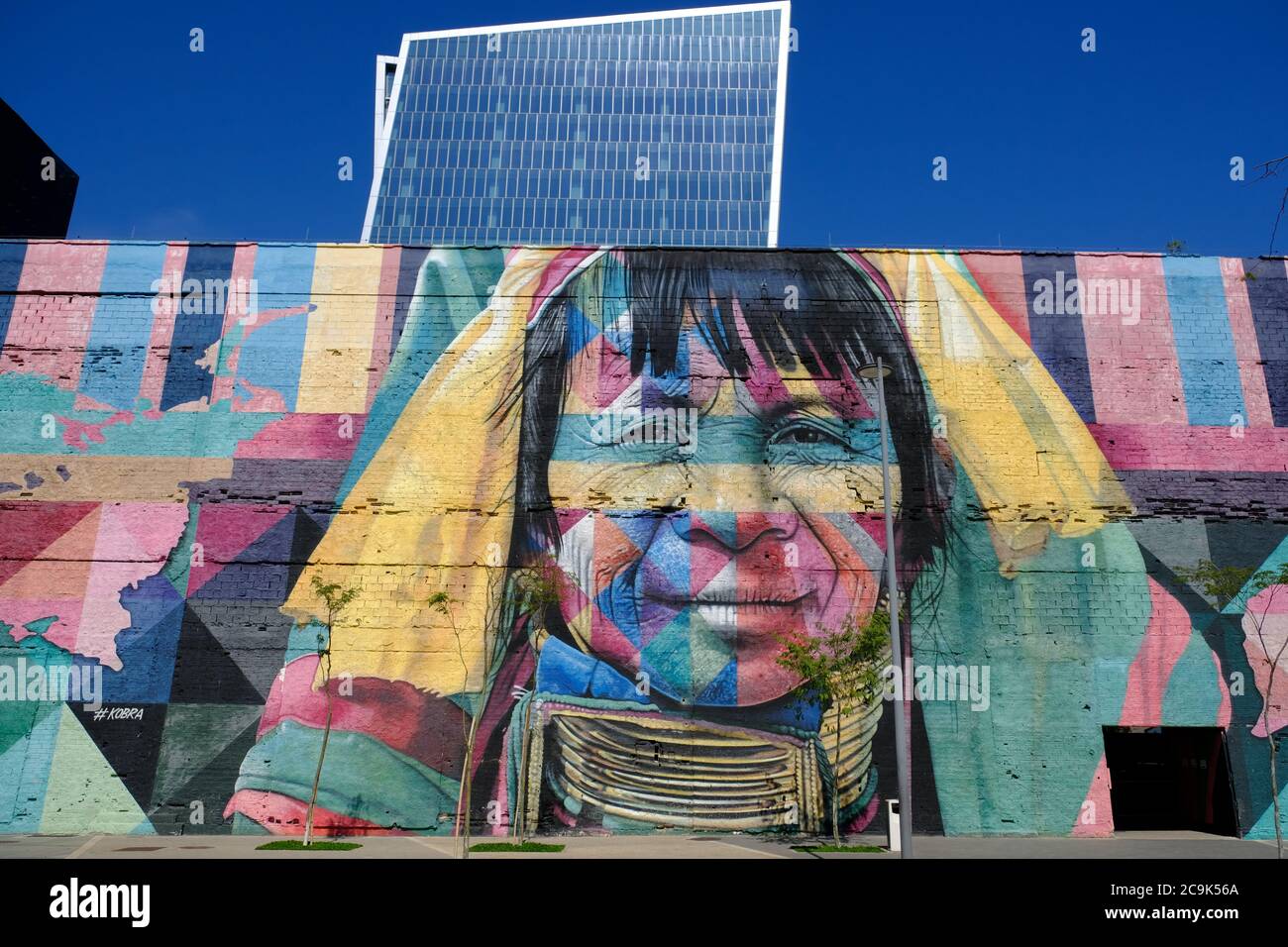 Brésil Rio de Janeiro - Port et Docks zone avec le plus grand graffiti ethnique mur - Mural das Etnias Banque D'Images
