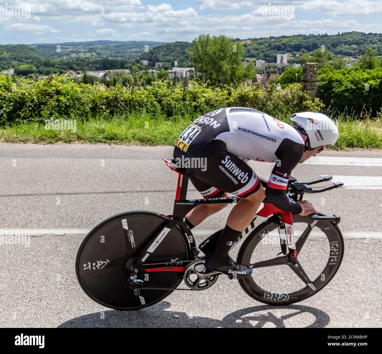 Bourgoin-Jallieu, France - 07, mai 2017 : le cycliste allemand Johannes Frohlinger de Team Sunweb à cheval pendant la phase d'essai 4 du Criterium du D. Banque D'Images