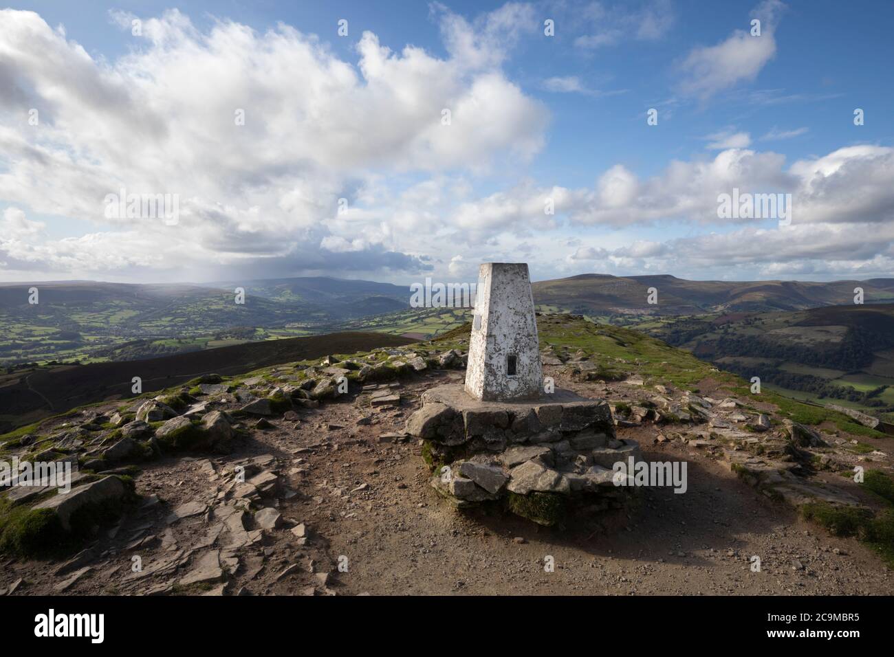 Sommet du pain de sucre (y FAL) montagne à l'ouest, Abergavenny, parc national de Brecon Beacons, Monbucshire, pays de Galles, Royaume-Uni, Europe Banque D'Images