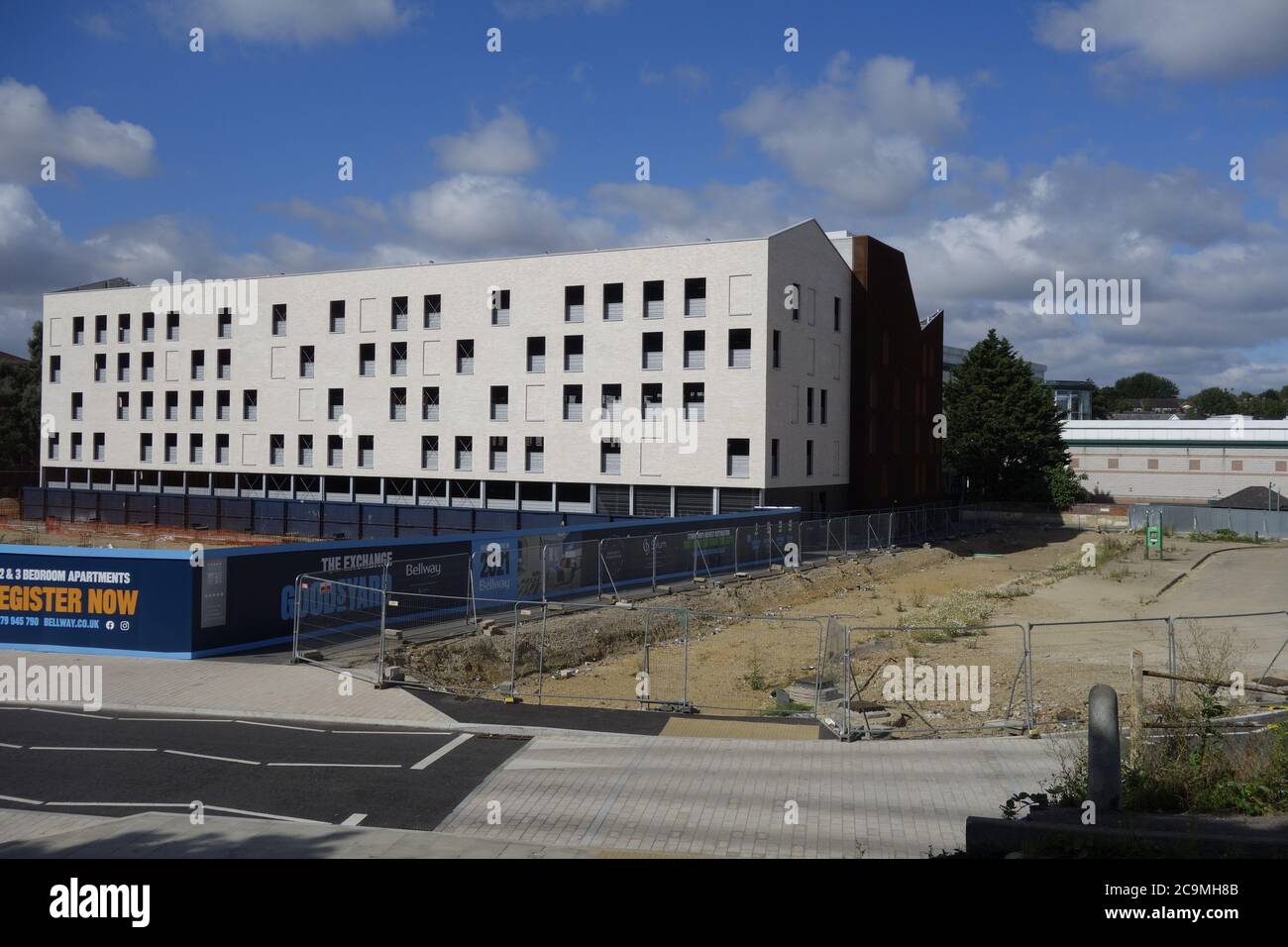 La Cour Marchandises site Construction du développement dans le centre-ville de Leamington High Street, Hertfordshire, England, UK, FR Banque D'Images