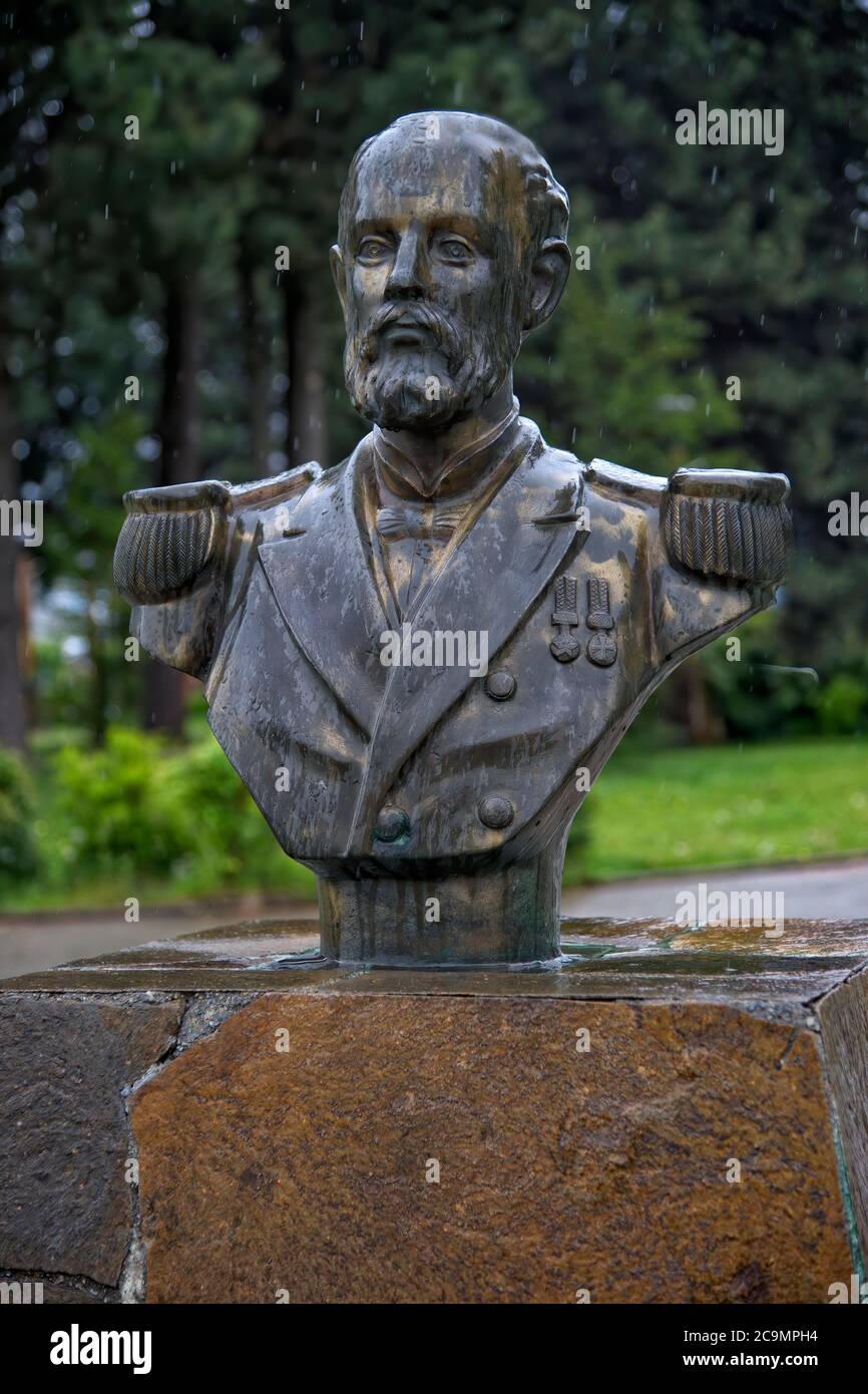 Arturo Prat Chacon Statue, village Cochrane, route panaméricaine, région d'Aysen, Patagonie, Chili Banque D'Images