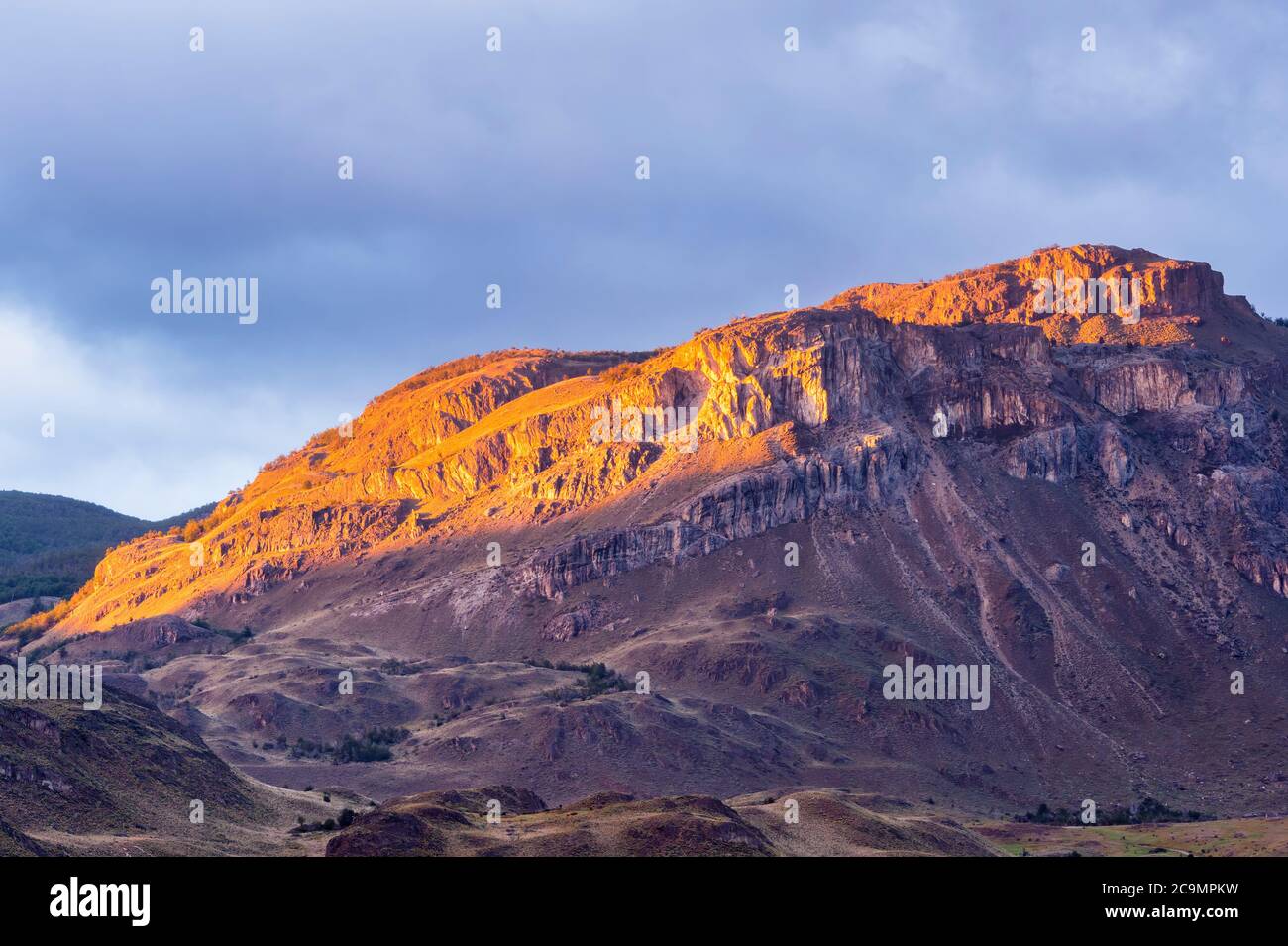 Lever de soleil au-dessus du parc national de Patagonie, vallée de Chacabuco près de Cochrane, région d'Aysen, Patagonie, Chili Banque D'Images