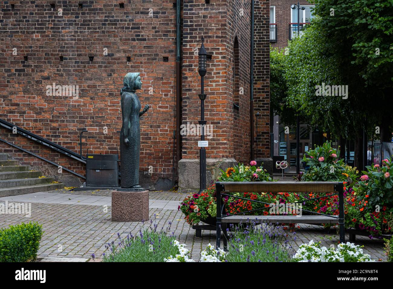 Helsingborg, Suède - 26 juillet 2020 : place Sainte-Marie avec église Sainte-Marie en arrière-plan Banque D'Images