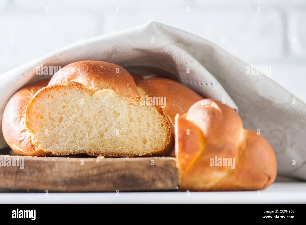 Pain au challah maison, sélection. Pain traditionnel. Banque D'Images