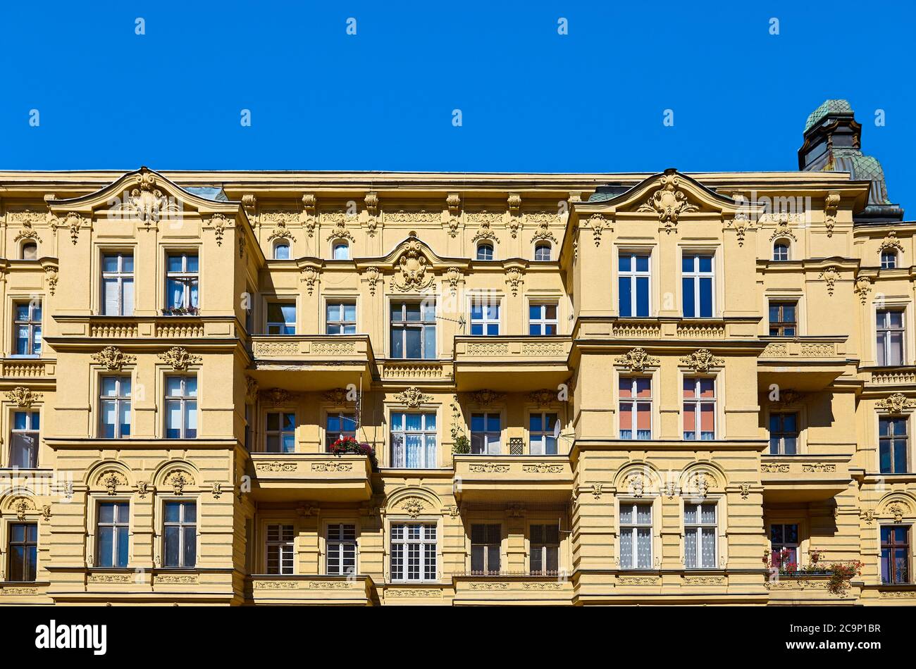 Ancienne maison de tenement sur la rue Slaska à Szczecin, Pologne. Banque D'Images