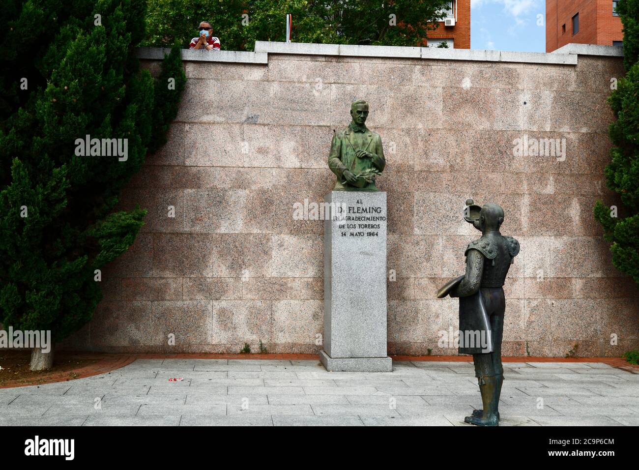 Monument de toreros en hommage au Dr Alexander Fleming (le médecin écossais qui a découvert la pénicilline) sur la Plaza Las Ventas, Madrid, Espagne Banque D'Images