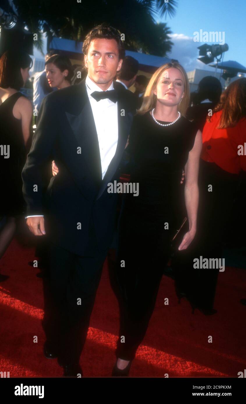 Santa Monica, Californie, États-Unis 24 février 1996 l'acteur Andrew Shue et la sœur Elisabeth Shue assistent aux deuxièmes Prix annuels de la Guilde des acteurs de l'écran le 24 février 1996 à l'auditorium civique de Santa Monica à Santa Monica, Californie, États-Unis. Photo par Barry King/Alay stock photo Banque D'Images Santa Monica, Californie, États-Unis 24 février 1996 l'acteur Andrew Shue et la sœur Elisabeth Shue assistent aux deuxièmes Prix annuels de la Guilde des acteurs de l'écran le 24 février 1996 à l'auditorium civique de Santa Monica à Santa Monica, Californie, États-Unis. Photo par Barry King/Alay stock photo Banque D'Images