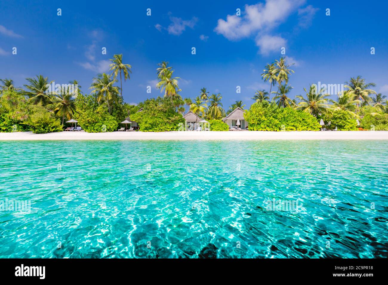 Vacances de luxe, vacances d'été. Plage tranquille. Paysage tropical exotique de plage pour fond ou papier peint. Conception des vacances d'été Banque D'Images
