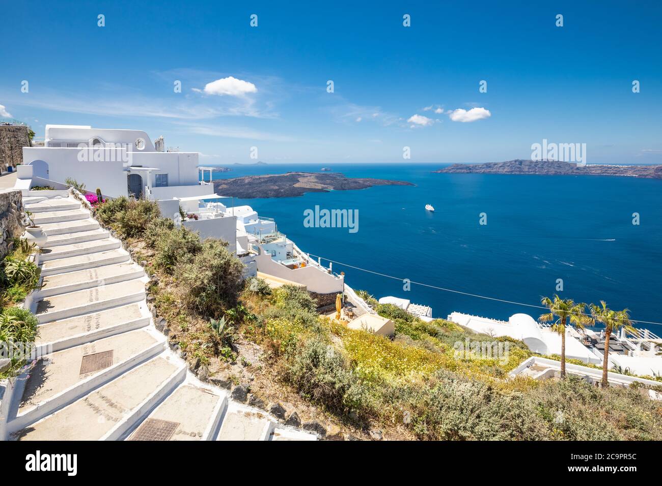 Paysage panoramique incroyable, vacances de luxe sur l'île de Santorini. Banque D'Images