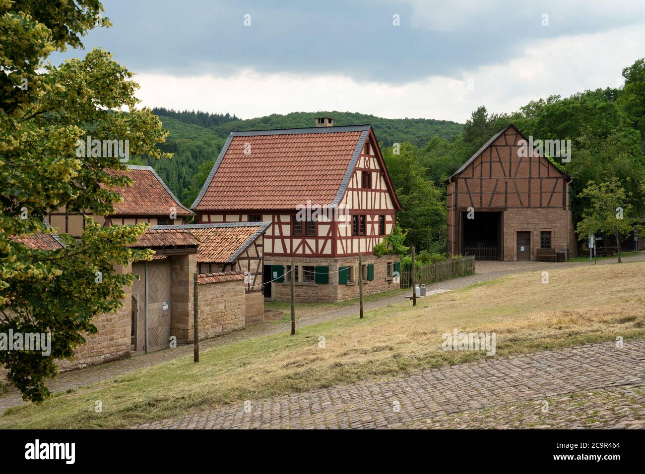 BAD SOBERNHEIM, ALLEMAGNE - 26 JUIN 2020 : image panoramique des vieilles maisons en demi-bois, musée en plein air du village à Bad Sobernheim le 26 juin 2020 à Germa Banque D'Images