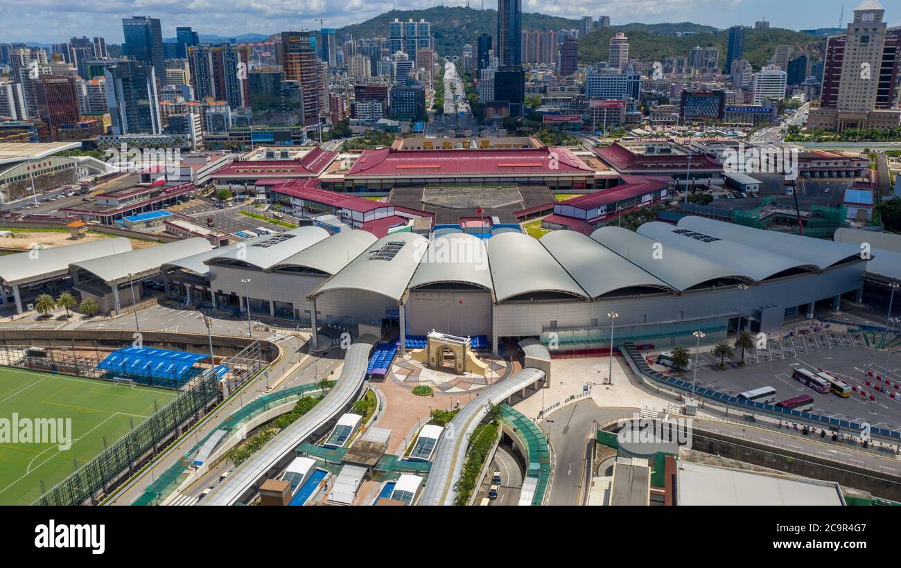 Macao. 27 juin 2020. La photo aérienne prise le 27 juin 2020 montre une vue de la porte frontière à Macao, dans le sud de la Chine. Crédit: Cheong Kam Ka/Xinhua/Alay Live News Banque D'Images