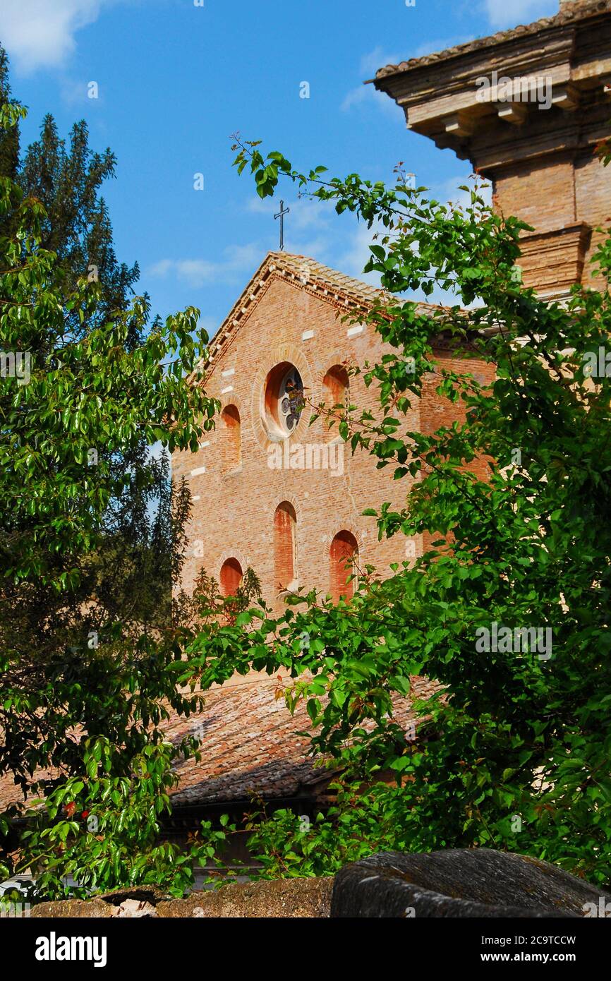Abbaye médiévale de trois Fontaines parmi les arbres, le seul monastère trappiste de la ville de Rome Banque D'Images