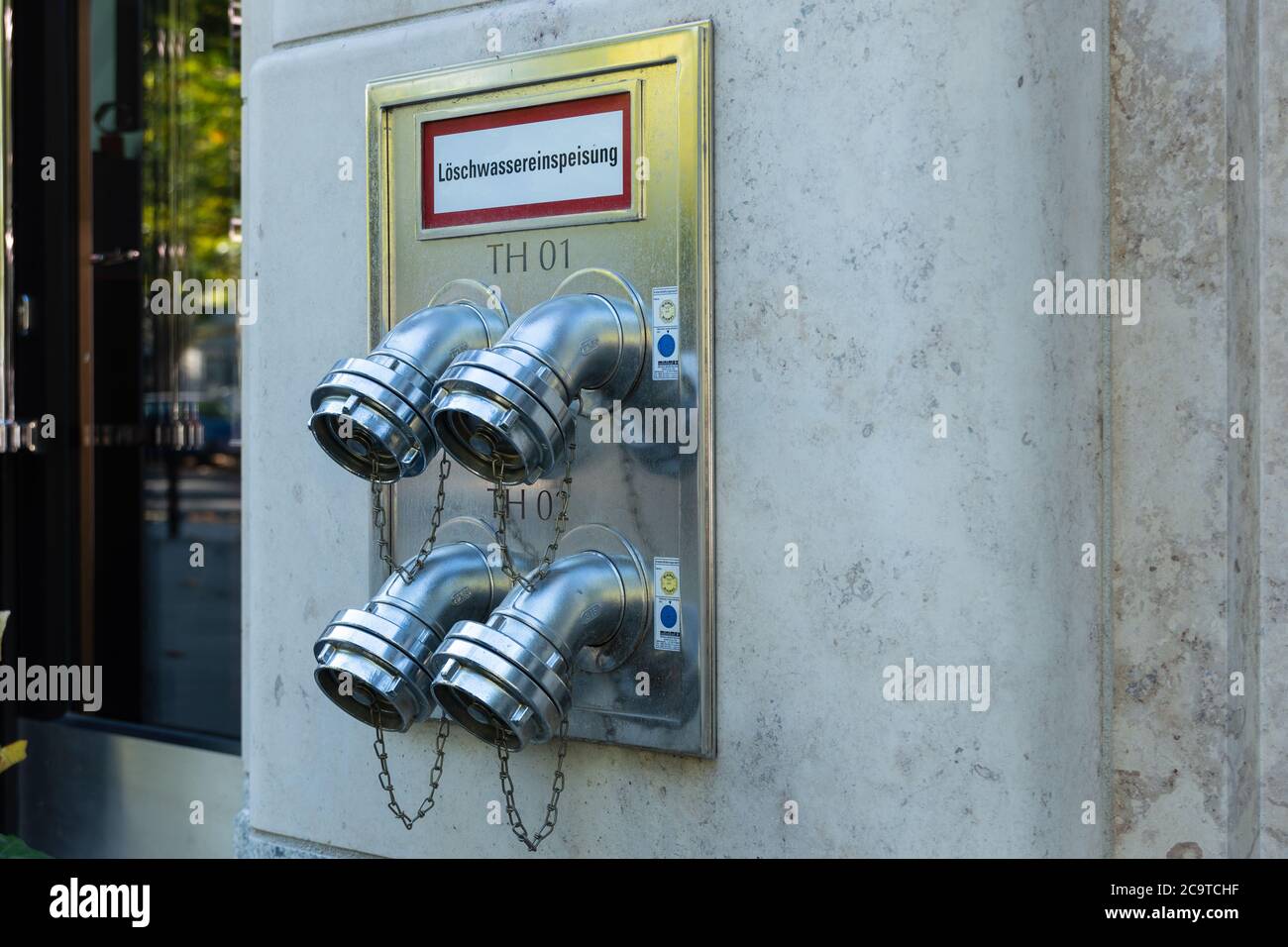 Alimentation en eau d'incendie pour un bâtiment de la rue Banque D'Images