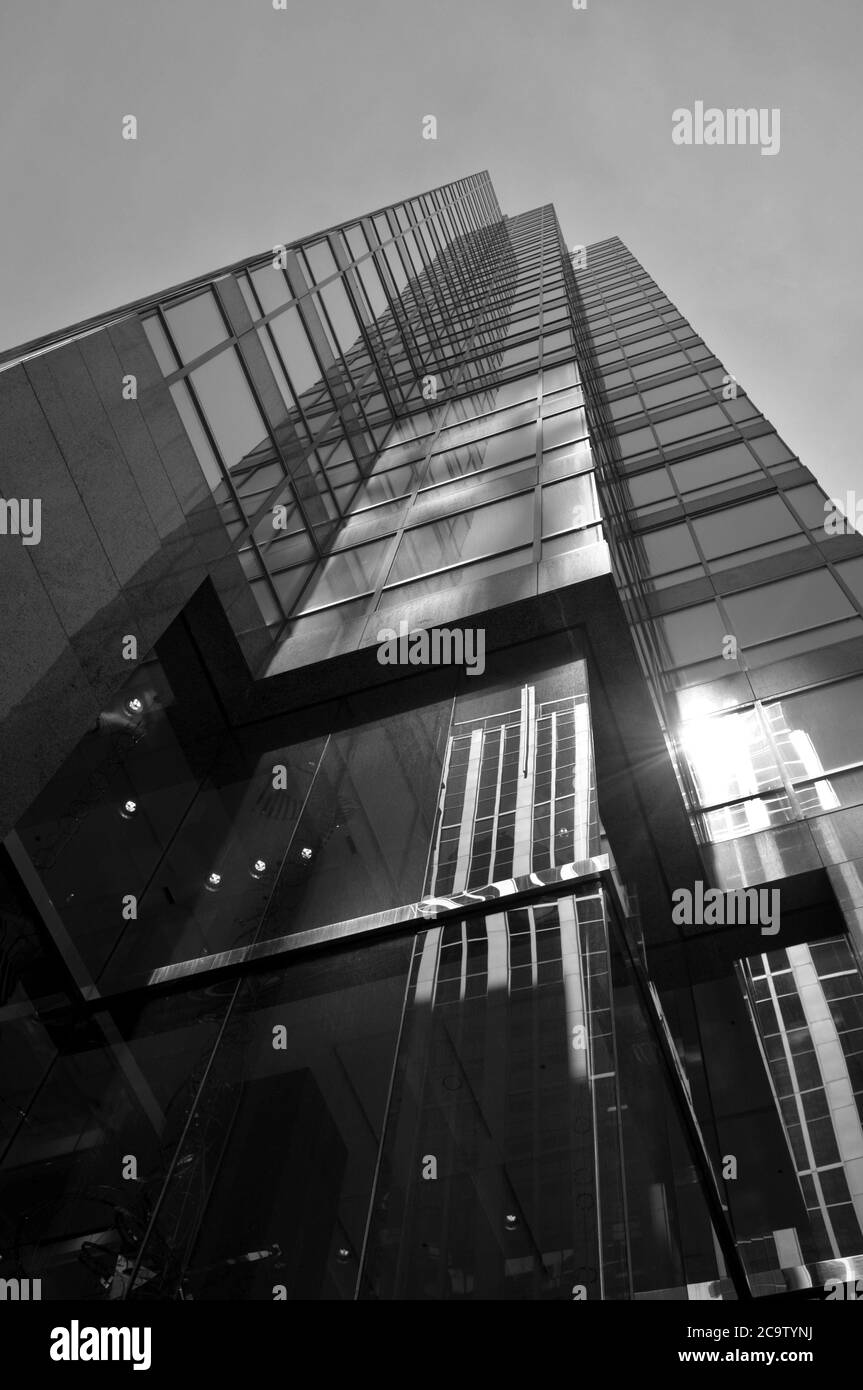 Vue verticale d'un gratte-ciel à Toronto Banque D'Images