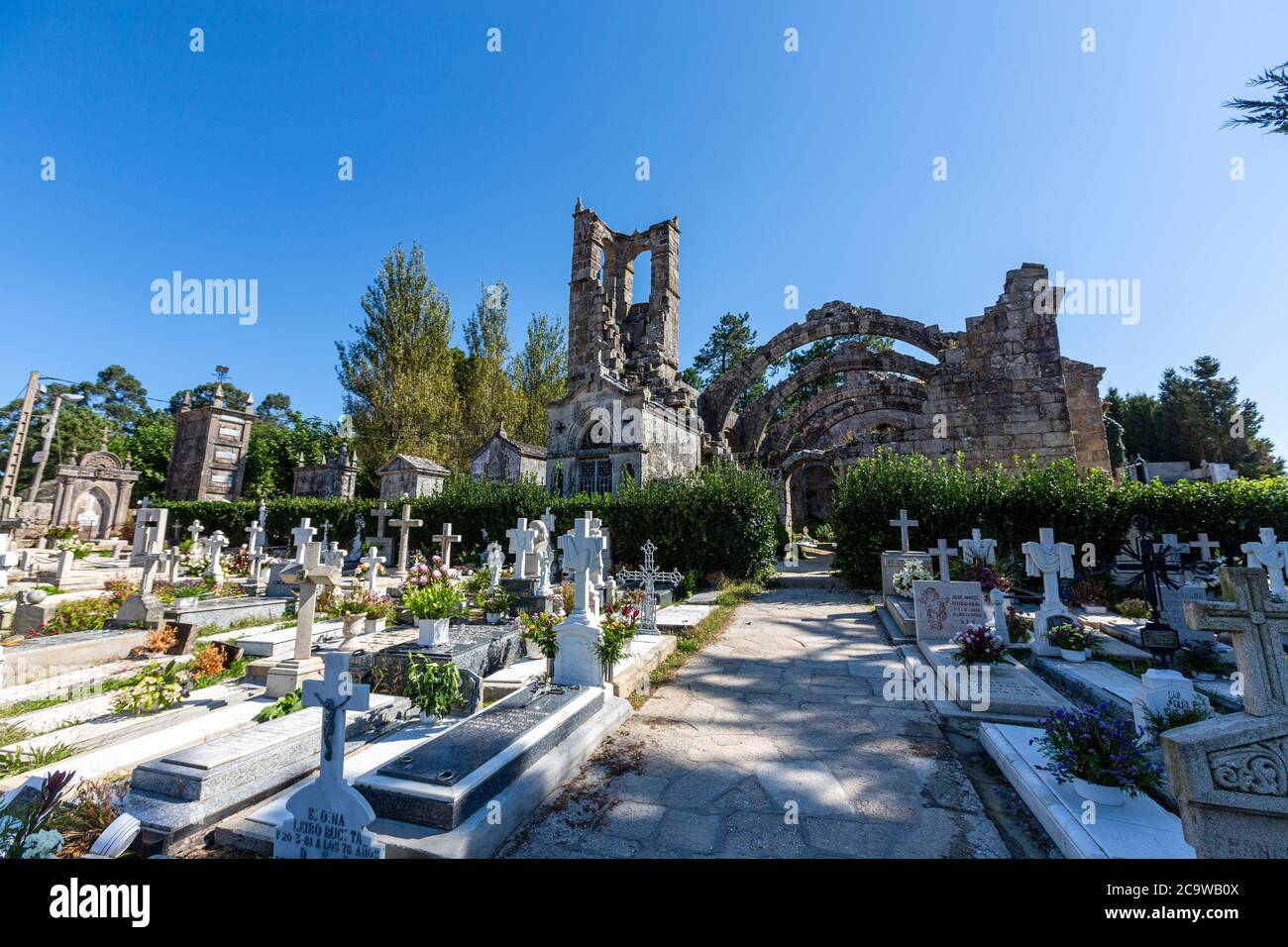 Cimetière dans les ruines de l'iglesia de Santa Mariña de Dozo. Cambados, province de Pontevedra, Galice, Espagne Banque D'Images