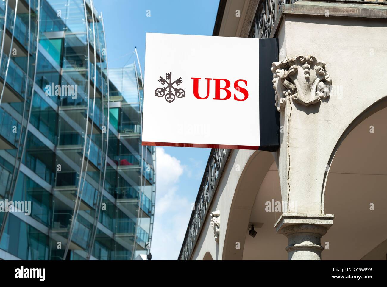 Lugano, Tessin, Suisse - 5 août 2019 : signe UBS de la banque multinationale suisse d'investissement à Lugano Paradiso, Suisse Banque D'Images