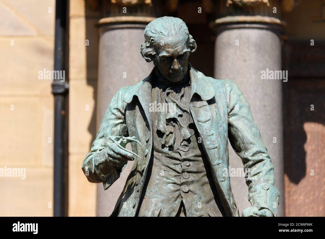 Statue de James Watt de Henry C Fehr sur la place de Leeds City Square Banque D'Images