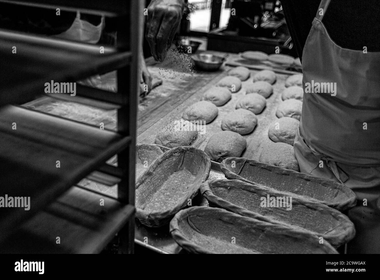 Préparation de pain au levain à Whistler, Colombie-Britannique, Canada, naturel, pain végétalien Banque D'Images