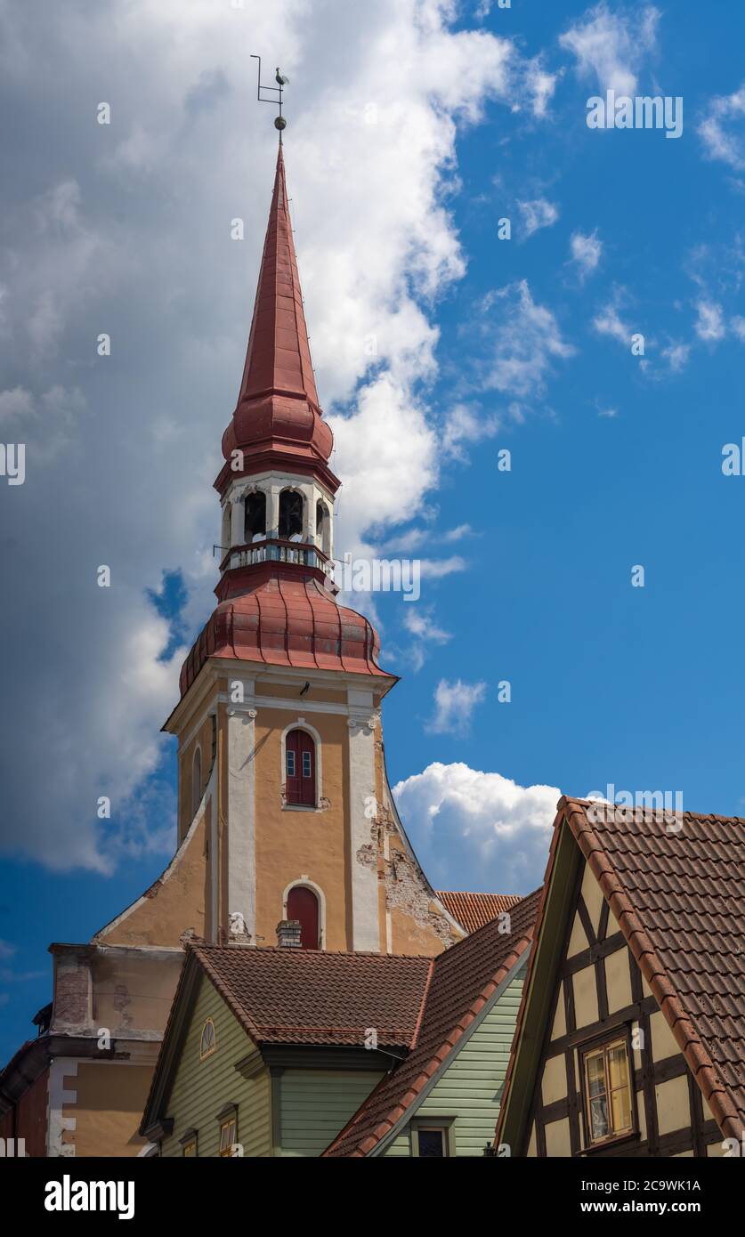 La vieille ville de Parnu, la quatrième plus grande ville d'Estonie et une station balnéaire populaire avec une vieille ville charmante et de grandes plages sur la mer Baltique. Banque D'Images