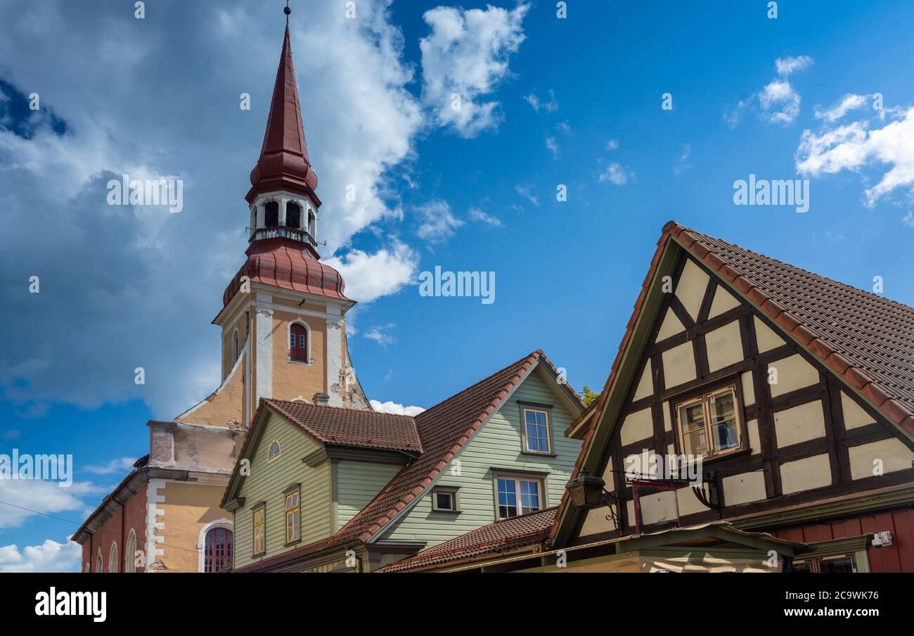La vieille ville de Parnu, la quatrième plus grande ville d'Estonie et une station balnéaire populaire avec une vieille ville charmante et de grandes plages sur la mer Baltique. Banque D'Images