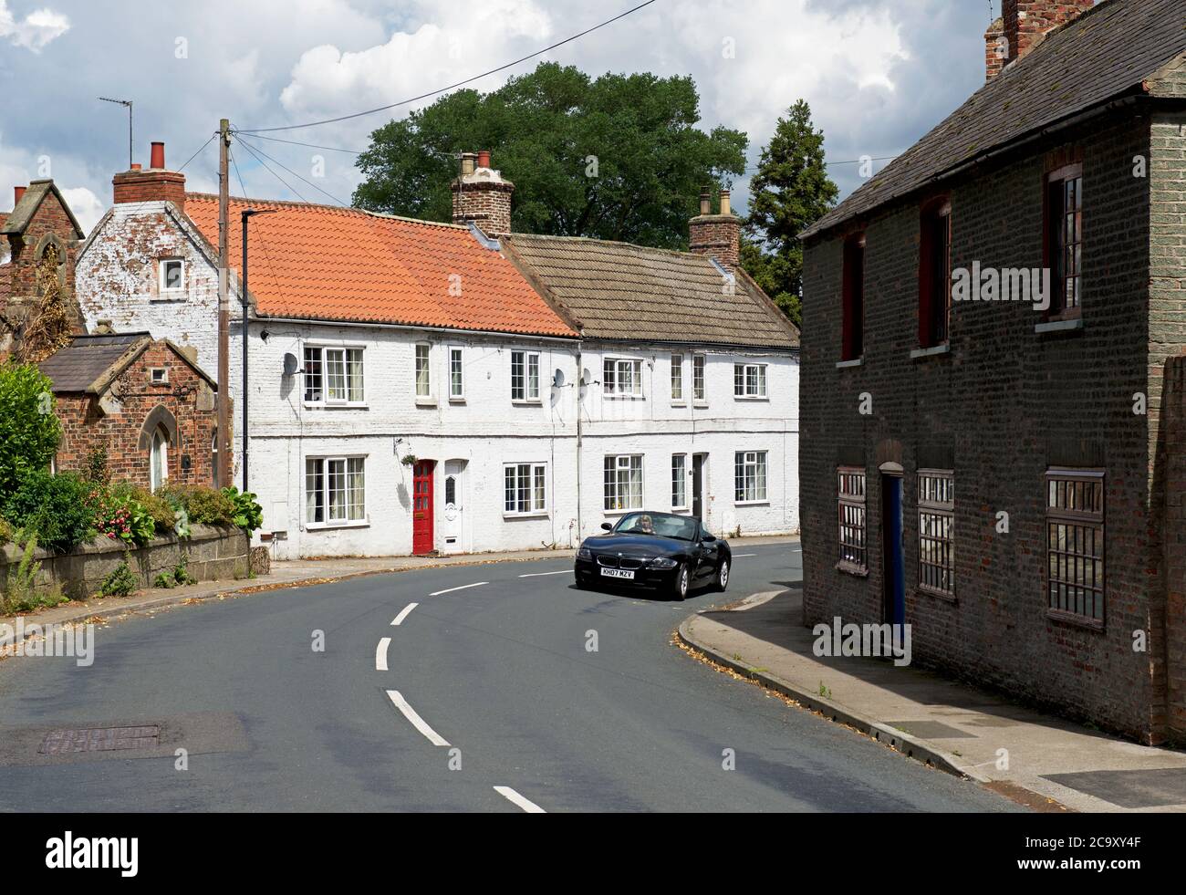 BMW Z4 voiture de sport dans le village d'Airmyn, East Yorkshire, Angleterre Royaume-Uni Banque D'Images