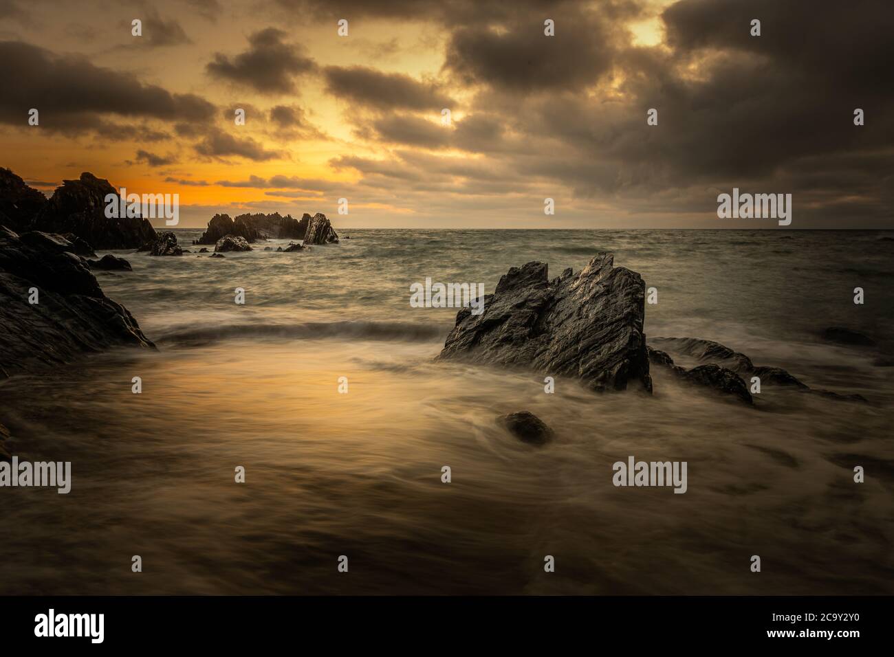 Image côtière dans Woolacombe North Devon été 2020 à Sunset Cove appelé Combegate Banque D'Images