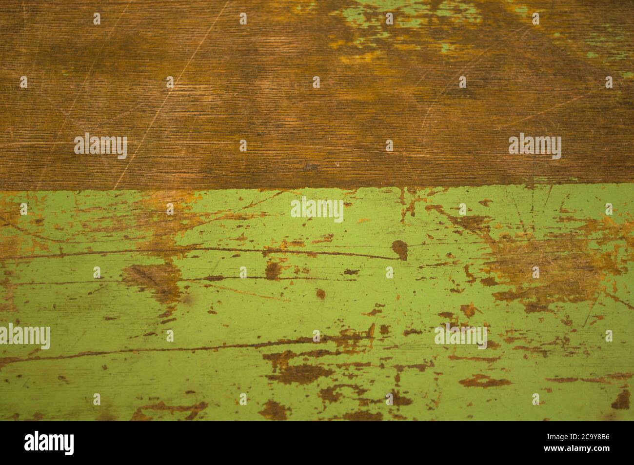 Table en bois vert pastel pour papier peint, fond, étiquettes. Effet rare Banque D'Images