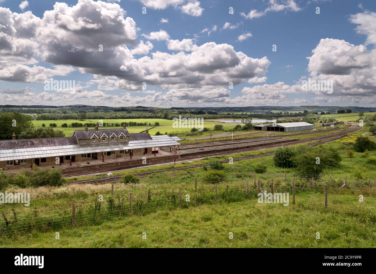 La gare de Helliveld, North Yorkshire, Royaume-Uni, a été construite par la compagnie de chemin de fer Midland en 1880. Banque D'Images