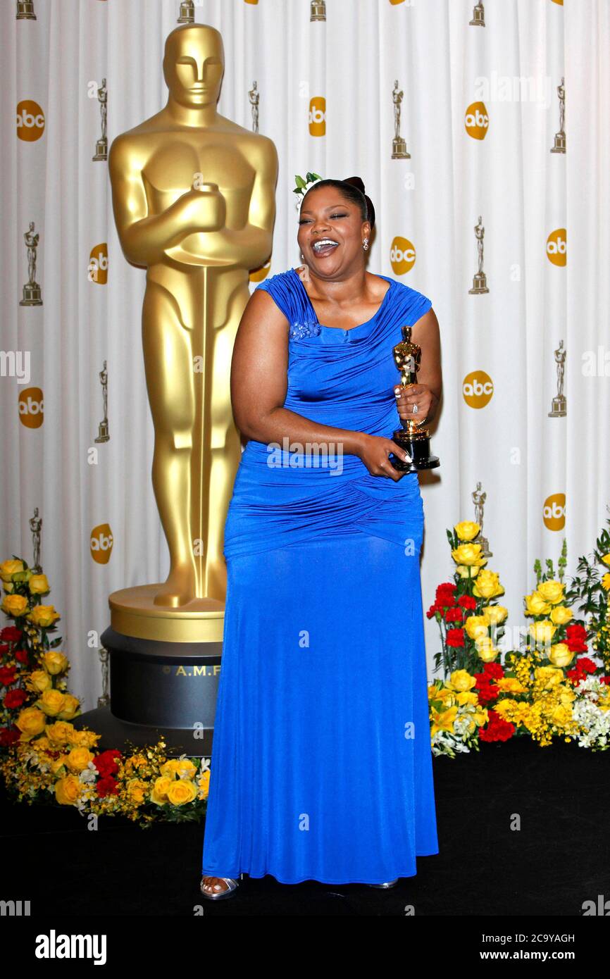 Los Angeles, États-Unis. 07e mars 2010. Mo'Nique avec l'Oscar de la meilleure actrice de soutien dans "Precious - Life is Precious" dans la salle de presse de la cérémonie annuelle des Oscars 2010/82e Academy Awards au Kodak Theatre. Los Angeles, le 7 mars 2010 | usage Worldwide Credit: dpa/Alay Live News Banque D'Images